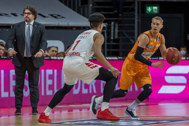 通过德转英 通过德转英